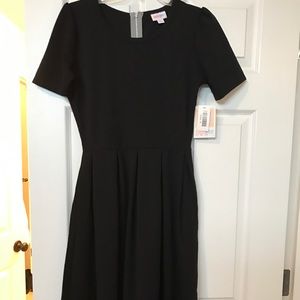 🦄🖤🦄LuLaRoe All BLACK Amelia (Size M) 🖤
